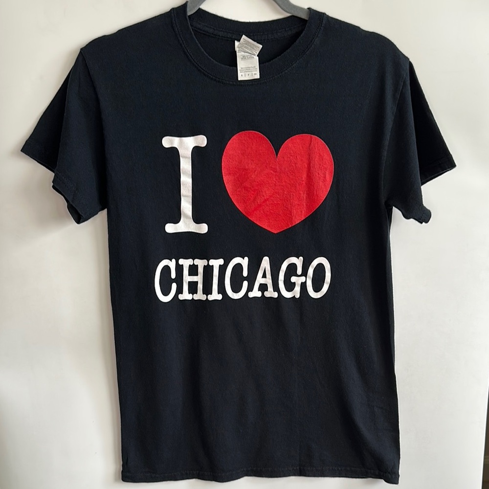 Gildan Black Tee I ❤️ Chicago